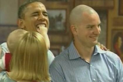 I-a placut nasul lui Obama! Vezi ce face un bebelus care sta in bratele presedintelui american I-a placut nasul lui Obama! Vezi ce face un bebelus care sta in bratele presedintelui american