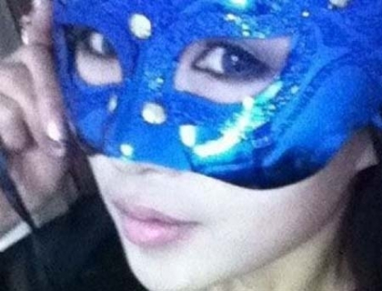 Superwoman pe strazile din Beijing. Gestul impresionant facut de o tanara chiar de Craciun. FOTO Superwoman pe strazile din Beijing. Gestul impresionant facut de o tanara chiar de Craciun. FOTO