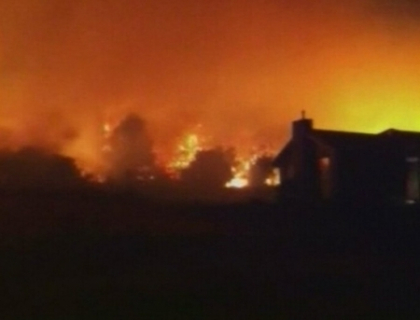 Flacari greu de potolit. Australia lupta cu temperaturi de 40 de grade Celsius Flacari greu de potolit. Australia lupta cu temperaturi de 40 de grade Celsius