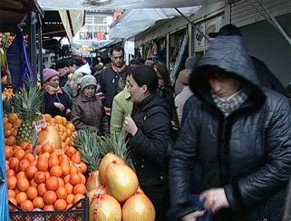 De sarbatori, criza nu ne afecteaza! Sute de oameni au venit dupa ultimele cumparaturi pentru Craciun De sarbatori, criza nu ne afecteaza! Sute de oameni au venit dupa ultimele cumparaturi pentru Craciun
