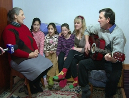De Revelion, copiii de la internatul din Straseni au primit in dar cate o... familie!