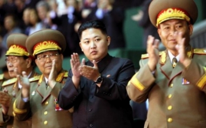 Azi este ziua lui Kim Jong-un. "Geniul geniilor" doarme doar 3 ore/noapte si mananca rar