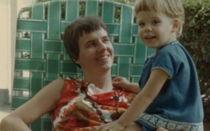 Stia de 20 de ani ca mama ei se va sinucide, dar nu a facut nimic s-o opreasca. Un caz cutremurator Stia de 20 de ani ca mama ei se va sinucide, dar nu a facut nimic s-o opreasca. Un caz cutremurator