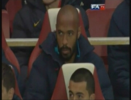 Seara de poveste pentru Thierry Henry! A marcat un gol senzational in primul meci dupa revenirea la Arsenal Seara de poveste pentru Thierry Henry! A marcat un gol senzational in primul meci dupa revenirea la Arsenal