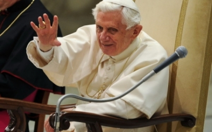 Papa Benedict: "Casatoriile intre homosexuali ameninta viitorul umanitatii" Papa Benedict: "Casatoriile intre homosexuali ameninta viitorul umanitatii"