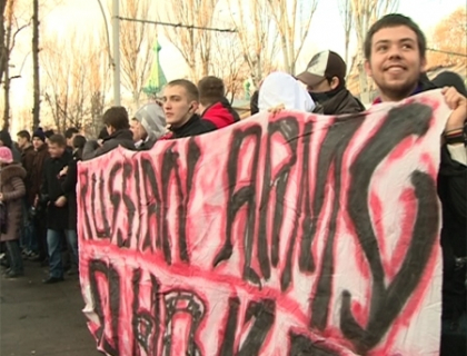 Protestele impotriva lui Kuzmin continua! Peste 100 de protestatari au pichetat Ambasada Rusiei Protestele impotriva lui Kuzmin continua! Peste 100 de protestatari au pichetat Ambasada Rusiei