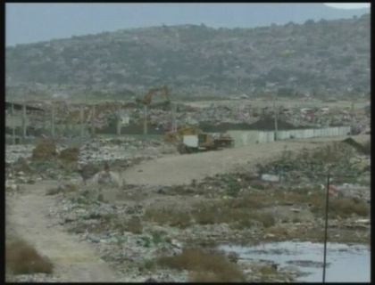 Mexicul se scufunda in gunoi, la propriu. Oamenii sunt nevoiti sa arunce deseurile in strada Mexicul se scufunda in gunoi, la propriu. Oamenii sunt nevoiti sa arunce deseurile in strada