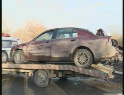Au scapat ca prin minune dupa ce automobilul in care se aflau s-a rasturnat in rapa