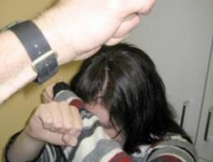 Cel mai stupid motiv pentru a-si bate sotia. Trimis la racoare pentru a doua oara din cauza violentei in familie Cel mai stupid motiv pentru a-si bate sotia. Trimis la racoare pentru a doua oara din cauza violentei in familie