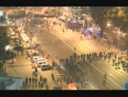 Drapele arse si geamuri sparte! Spiritele s-au incins la Bucuresti, in a 7-a zi de proteste