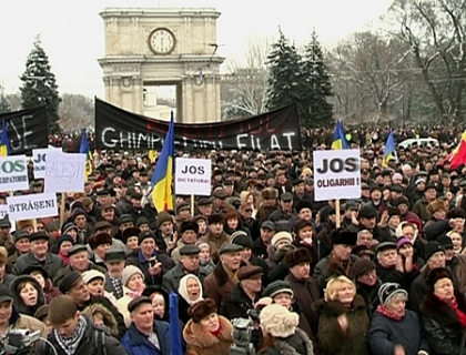 Proteste noi, slogane vechi! Dupa zece ani, Iurie Rosca a revenit in PMAN. VIDEO Proteste noi, slogane vechi! Dupa zece ani, Iurie Rosca a revenit in PMAN. VIDEO