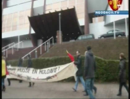 Au cerut la Strasbourg retragerea armatei ruse din Transnistria! Moldovenii din Franta, la protest