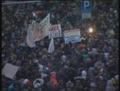 Vor internet liber! Mii de tineri au iesit in strada la Varsovia Vor internet liber! Mii de tineri au iesit in strada la Varsovia