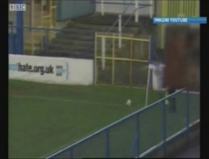 Performanta unica in fotbal! A marcat doua goluri intr-un meci direct din corner! Performanta unica in fotbal! A marcat doua goluri intr-un meci direct din corner!