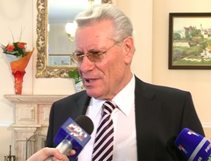 La multi ani, Petru Lucinschi! Fostul presedinte a implinit 72 de ani. Cum a sarbatorit La multi ani, Petru Lucinschi! Fostul presedinte a implinit 72 de ani. Cum a sarbatorit