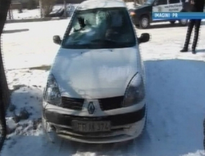 Soferul care a lovit mortal un pieton la Briceni a fost retinut. VIDEO Soferul care a lovit mortal un pieton la Briceni a fost retinut. VIDEO