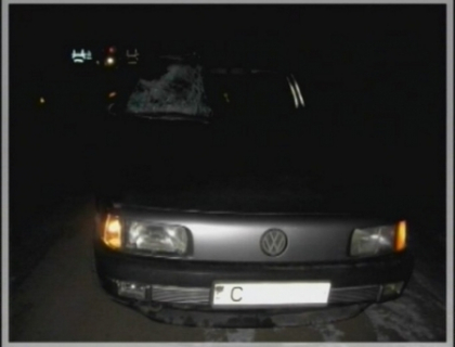 A murit strivita de rotile unui automobil. Soferul a fugit de la fata locului. FOTO A murit strivita de rotile unui automobil. Soferul a fugit de la fata locului. FOTO