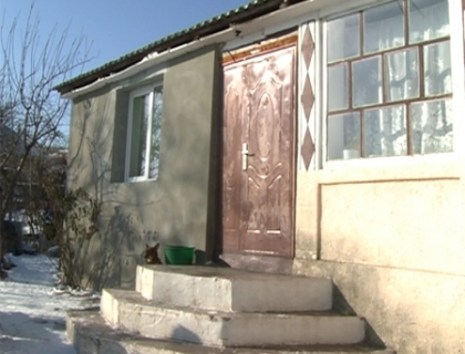Petrecere sangeroasa la Truseni! Un barbat a fost injunghiat mortal de un prieten Petrecere sangeroasa la Truseni! Un barbat a fost injunghiat mortal de un prieten