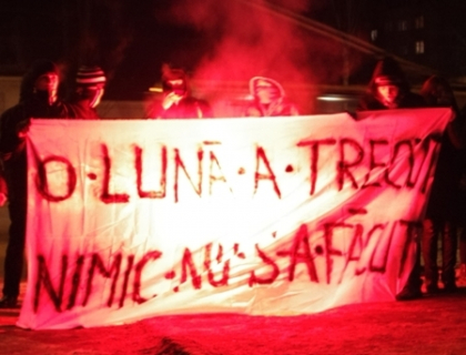VIDEO. Scandari la poarta ambasadei ruse: Pleaca Kuzmine, pleaca si lasa-ne!