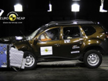 Dacia Duster, ULTIMUL LOC in topul celor mai sigure masini din 2011. De ce a fost depunctata Dacia Duster, ULTIMUL LOC in topul celor mai sigure masini din 2011. De ce a fost depunctata