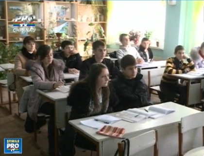 Frigul si troienile tin copiii acasa. 248 de institutii de invatamant din republica, INCHISE! Frigul si troienile tin copiii acasa. 248 de institutii de invatamant din republica, INCHISE!