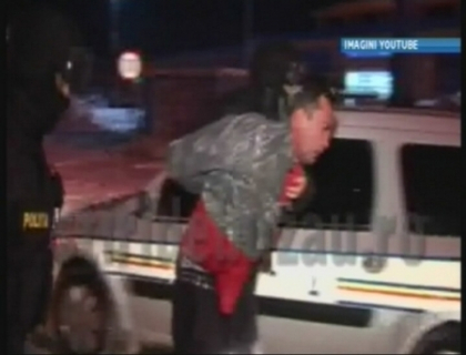 Doi soferi de TIR din Moldova s-au dat in spectacol la vama Buzau. Vezi ce i-a nemultumit Doi soferi de TIR din Moldova s-au dat in spectacol la vama Buzau. Vezi ce i-a nemultumit