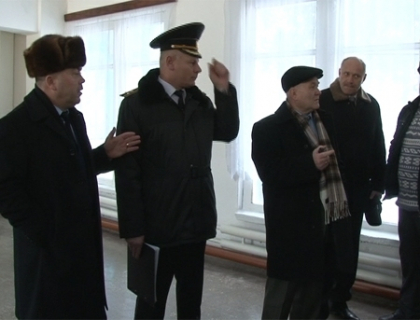 Nu-si lasa copiii sa mearga la ore! Conflictul de la scoala din Opaci continua! "Directorul sa-si dea demisia!"
