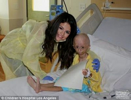 Selena Gomez a primit un mesaj extrem de emotionant din partea unei fetite bolnave Selena Gomez a primit un mesaj extrem de emotionant din partea unei fetite bolnave