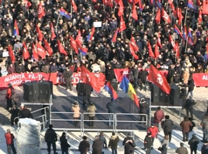 Jos alianta vs Jos comunistii! Reprezentantii celor doua tabere, fata in fata Jos alianta vs Jos comunistii! Reprezentantii celor doua tabere, fata in fata