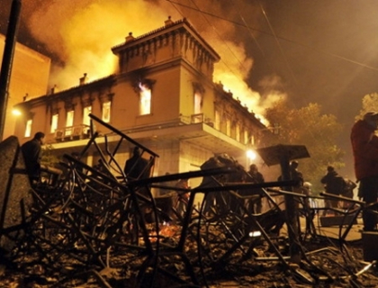 Capitala Greciei, in flacari. 80.000 de oameni au manifestat violent impotriva austeritatii