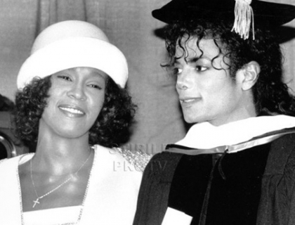 Coincidenta fatala. Cocteilul de calmante care l-a rapus pe Michael i-a adus sfarsitul si lui Whitney Coincidenta fatala. Cocteilul de calmante care l-a rapus pe Michael i-a adus sfarsitul si lui Whitney