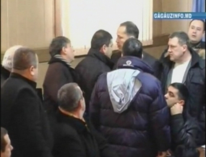 Bascanul Gagauziei, agresat de un presedinte de raion! Bascanul Gagauziei, agresat de un presedinte de raion!