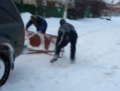 Moldovenii ingeniosi! Uite cum se deszapezesc strazile in Chisinau! VIDEO Moldovenii ingeniosi! Uite cum se deszapezesc strazile in Chisinau! VIDEO