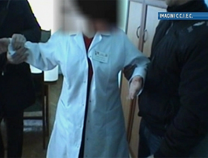 A cerut 300.000 de lei mita! Sefa Policlinicii Stomatologice Republicane, retinuta in flagrant A cerut 300.000 de lei mita! Sefa Policlinicii Stomatologice Republicane, retinuta in flagrant