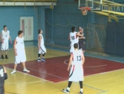 Donbasket nu are adversari. A invins cu o diferenta de 25 de puncte formatia Universitatii Agrare Donbasket nu are adversari. A invins cu o diferenta de 25 de puncte formatia Universitatii Agrare