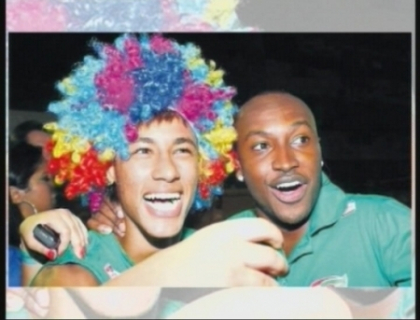 Neymar se da in spectacol la Carnavalul de la Rio! Uite cum danseaza samba Neymar se da in spectacol la Carnavalul de la Rio! Uite cum danseaza samba