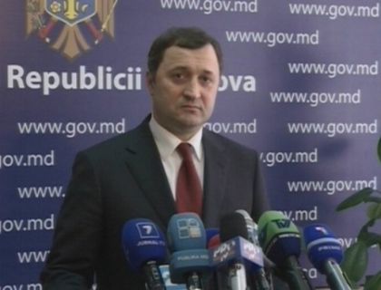 Ghimpu despre intentia lui Filat de a demite 5 ministri: Sa inceapa cu functia de prim-ministru! Replica premierului