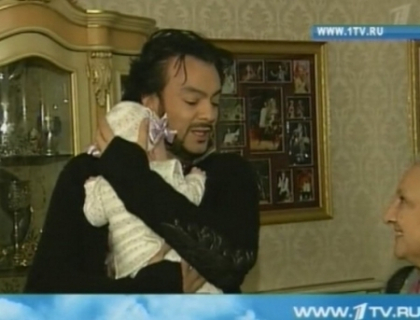 A pus capat zvonurilor! Filip Kirkorov si-a adus fetita in Rusia pentru a o boteza A pus capat zvonurilor! Filip Kirkorov si-a adus fetita in Rusia pentru a o boteza