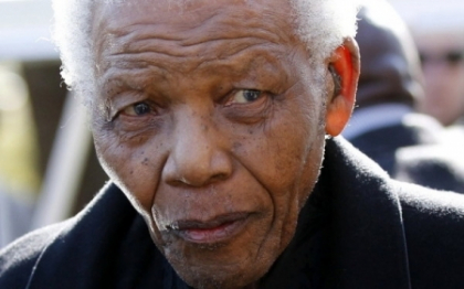 Nelson Mandela, internat de urgenta in spital. Fostul presedinte sud-african are dureri abdominale
