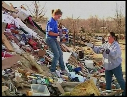Mai multe orase din SUA, distruse de tornada! Meteorologii bat alarma: A inceput sezonul tornadelor