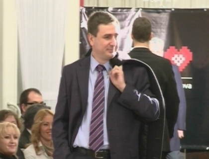 Veaceslav Ionita, in rol de manechin! Artisti si sotii de diplomati au defilat in haine 100% moldovenesti