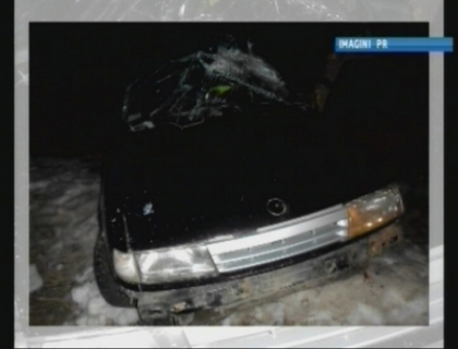 Grav accident in raionul Falesti! O masina s-a rasturnat si s-a izbit intr-un copac! Soferul, mort pe loc