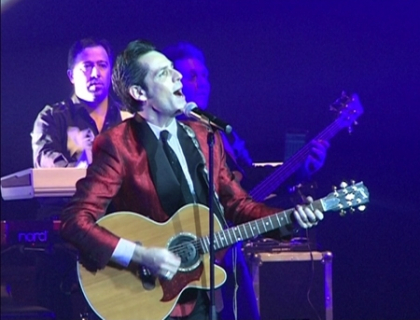 Stefan Banica Junior i-a dedicat un "Super Love" femeii. VEZI secvente din concert Stefan Banica Junior i-a dedicat un "Super Love" femeii. VEZI secvente din concert