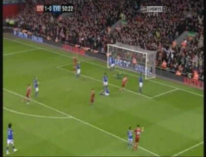 Steven Gerrard, magnific! A facut un hat-trick in derby-ul cu Everton!