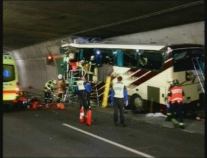 Soferul a MURIT la volan? Ipoteza cutremuratoare in cazul accidentului din Elvetia! Belgia, in doliu Soferul a MURIT la volan? Ipoteza cutremuratoare in cazul accidentului din Elvetia! Belgia, in doliu