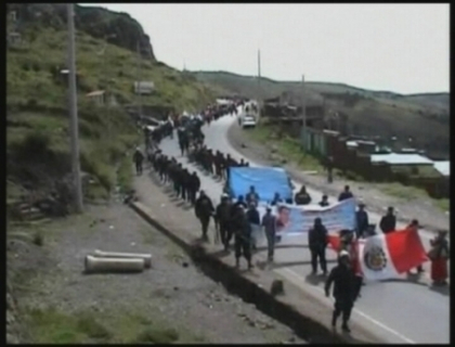 Minerii din Peru protesteaza din nou! Politia, nevoita sa intervina cu gaze lacrimogene Minerii din Peru protesteaza din nou! Politia, nevoita sa intervina cu gaze lacrimogene