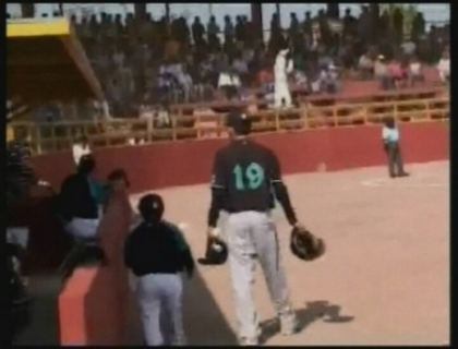 Au incercat sa impuste cativa jucatori de baseball! Trei barbati din Mexic, omorati de politisti Au incercat sa impuste cativa jucatori de baseball! Trei barbati din Mexic, omorati de politisti