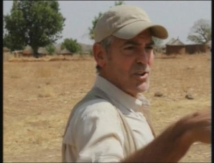 "Oamenii se ascund de bombardamente in munti!". George Clooney bate alarma privind situatia din Sudan "Oamenii se ascund de bombardamente in munti!". George Clooney bate alarma privind situatia din Sudan