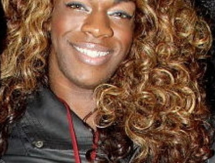 Distractie in club cu un travestit. Fotografia care ar trebui sa-i dea de gandit Rihannei Distractie in club cu un travestit. Fotografia care ar trebui sa-i dea de gandit Rihannei