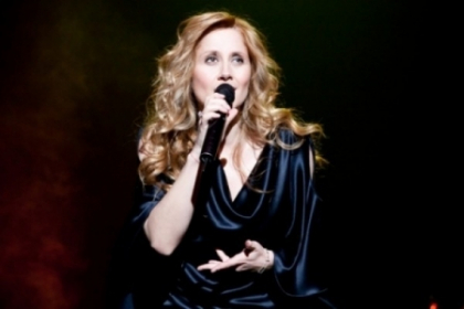 Lara Fabian, amenintata cu moartea inainte de a veni la Chisinau!
